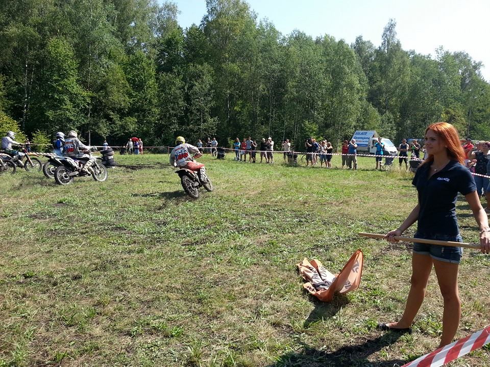 zajištění hostesky na Motokross Karvina
